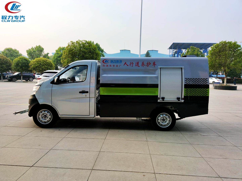 路面清洗養(yǎng)護車