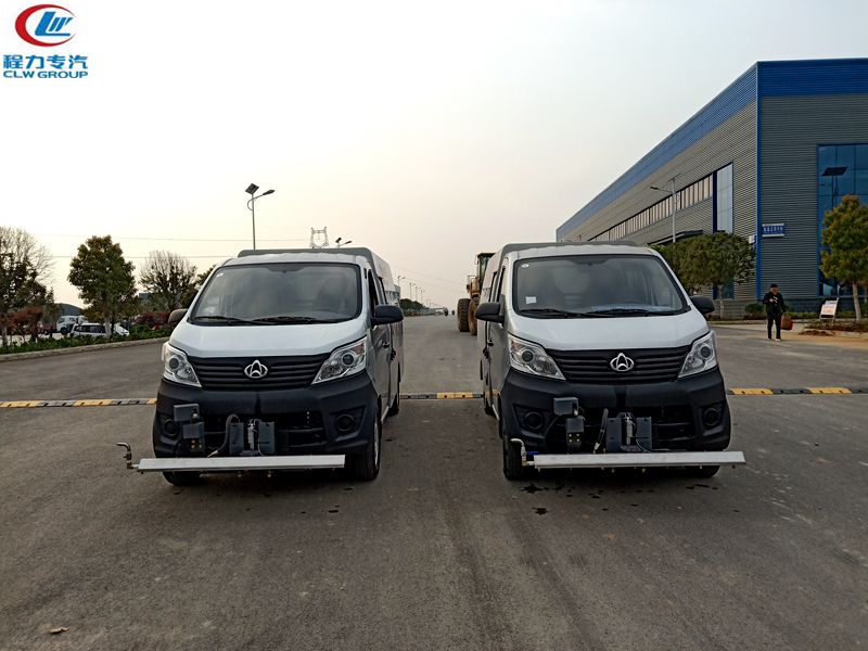 路面清洗養(yǎng)護車