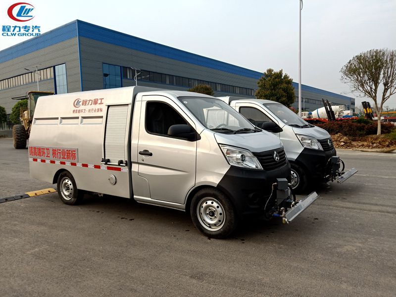 路面清洗養(yǎng)護車