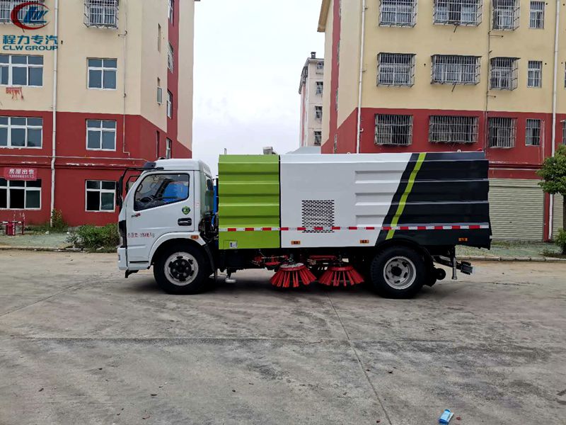 國六大多利卡掃路車