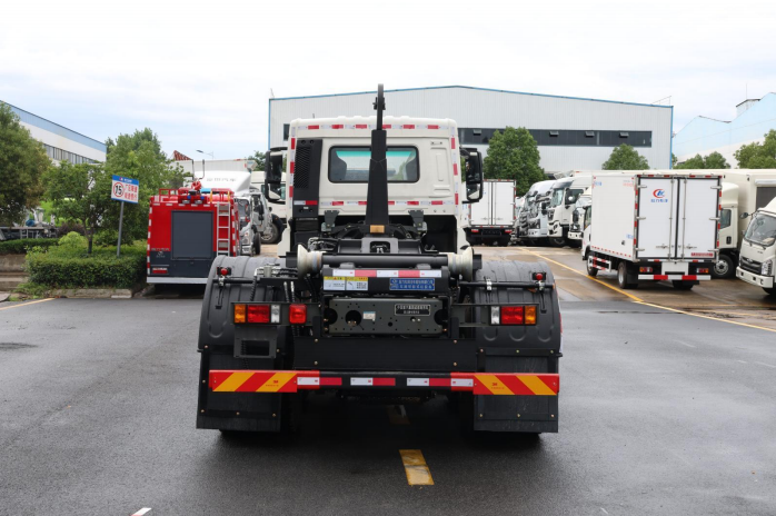(20方)重汽后雙橋勾臂垃圾車